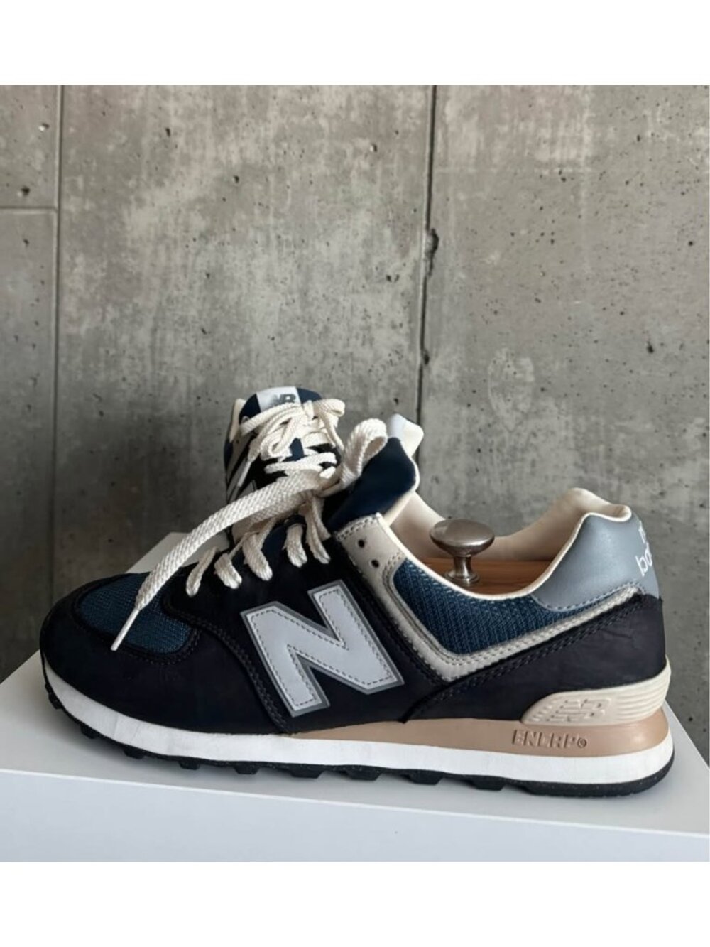 New Balance 574 Navy Blue Sneakers Men’s US 11 Excellent Condition